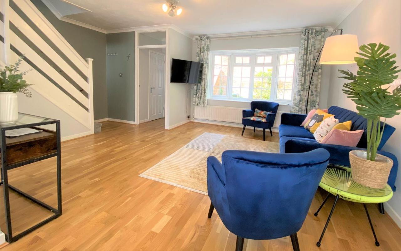 Апартаменты Redhill Town Centre 3 Bed House Near Gatwick Airport, Easy Commute To London Экстерьер фото